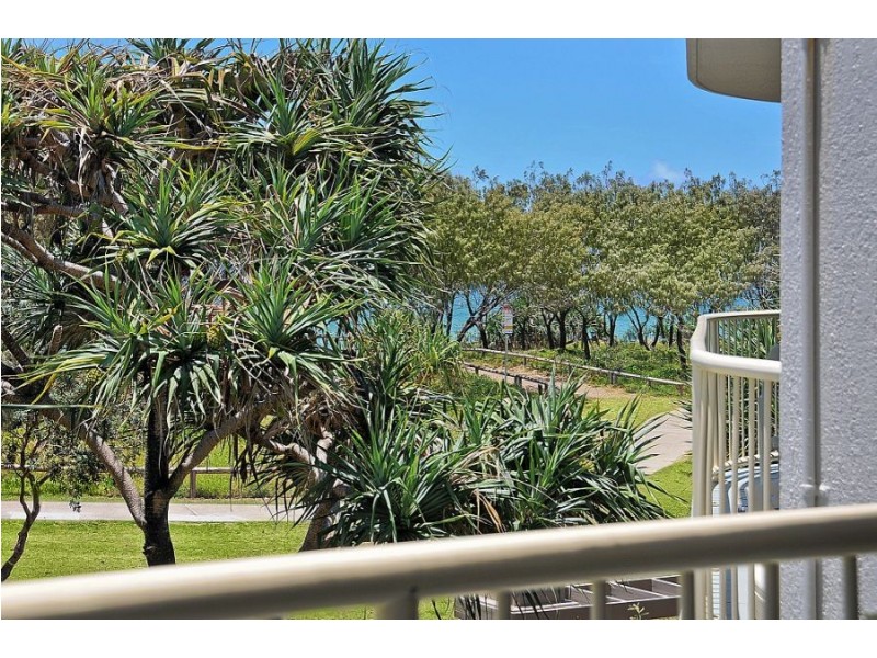 Unit 20 ‘Surfside On The Beach’ 143 Lowanna Drive, Buddina QLD 4575
