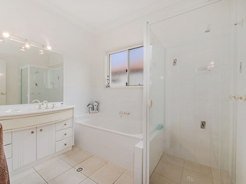17 Glenwood Place, Twin Waters QLD 4564