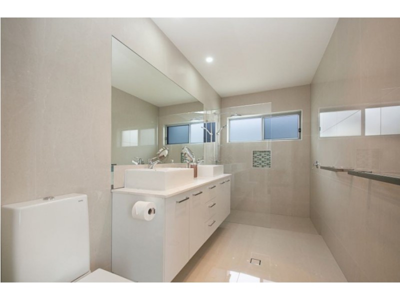 13 Oceanic Court, Twin Waters QLD 4564