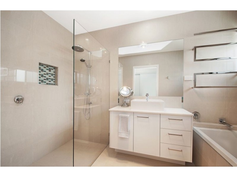 13 Oceanic Court, Twin Waters QLD 4564