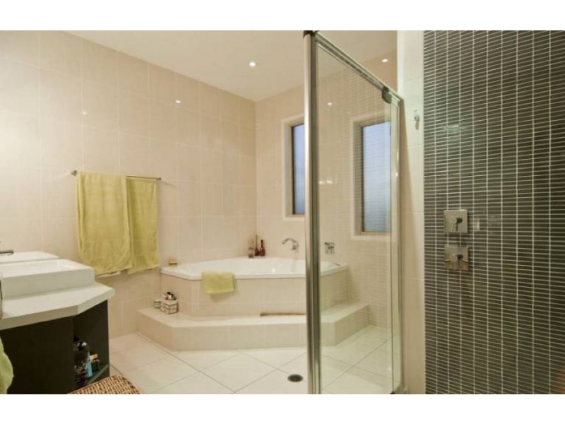 102 Maroochy Waters Drive, Maroochydore QLD 4558