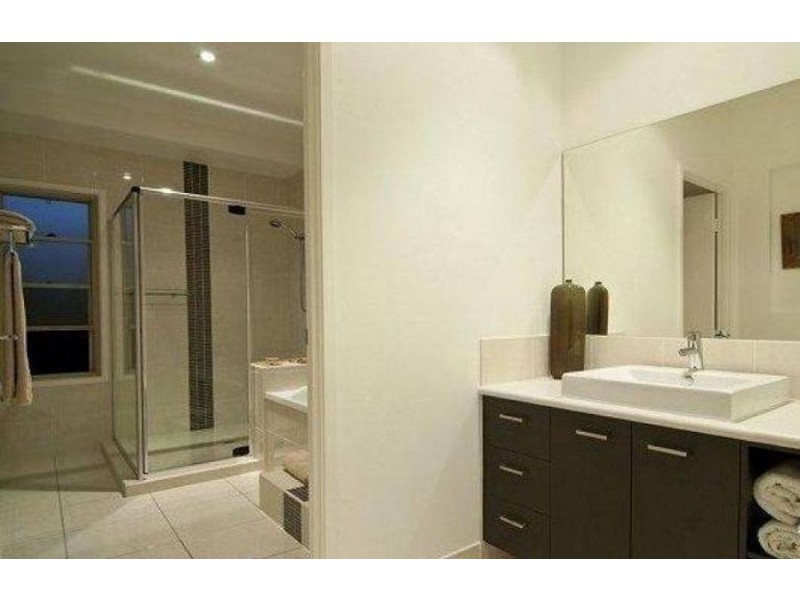 102 Maroochy Waters Dve, Maroochydore QLD 4558