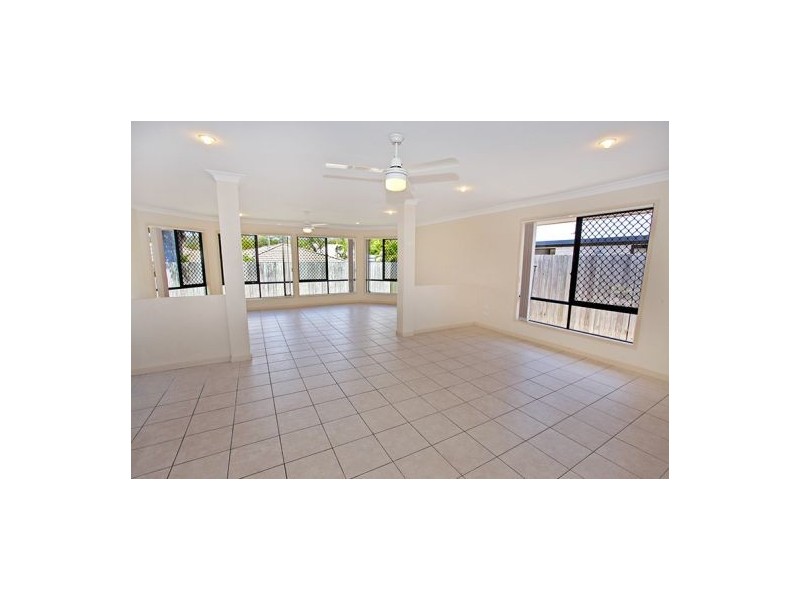 18 Baltimore Place, Kuluin QLD 4558