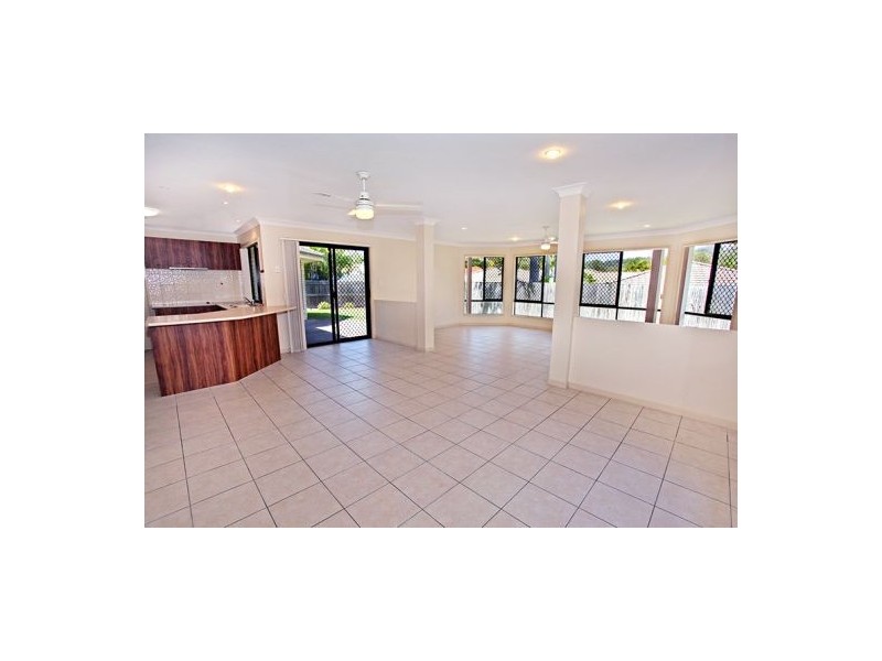 18 Baltimore Place, Kuluin QLD 4558