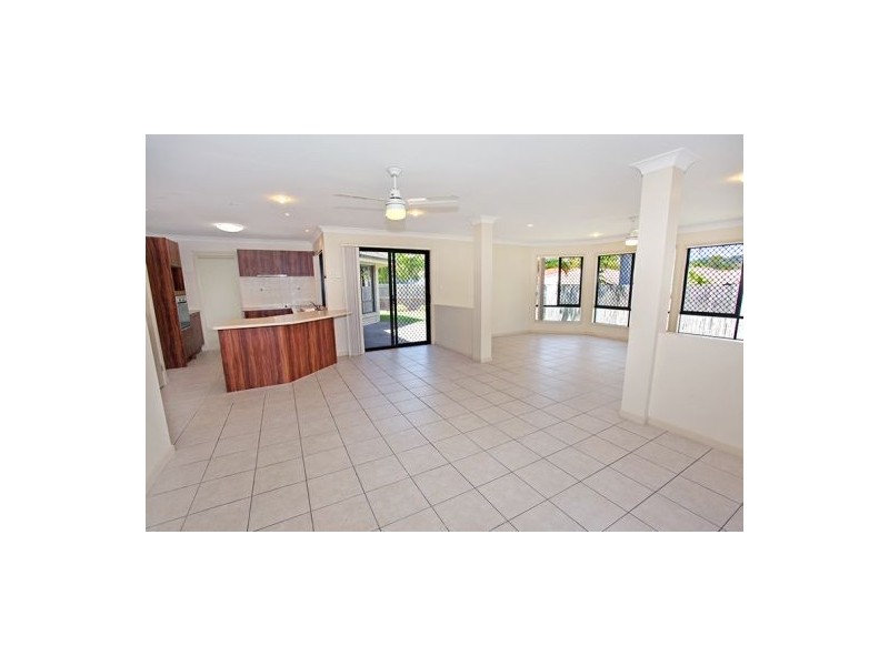 18 Baltimore Place, Kuluin QLD 4558