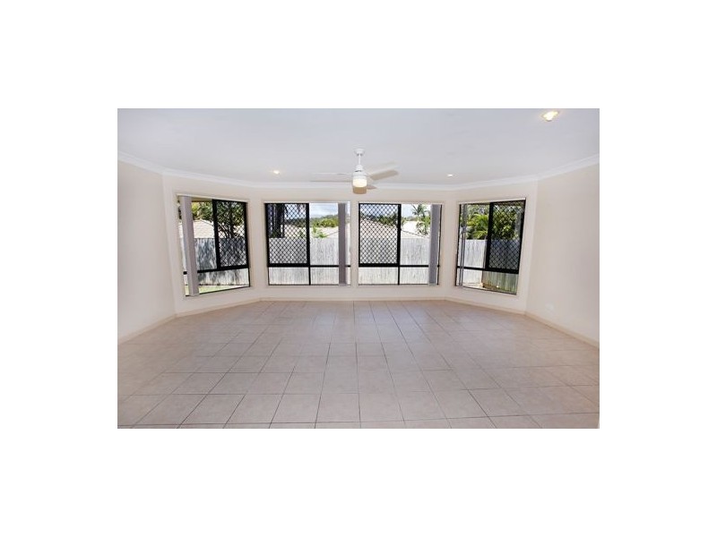 18 Baltimore Place, Kuluin QLD 4558