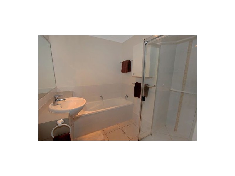 2/2 Rosslare Court, Kuluin QLD 4558