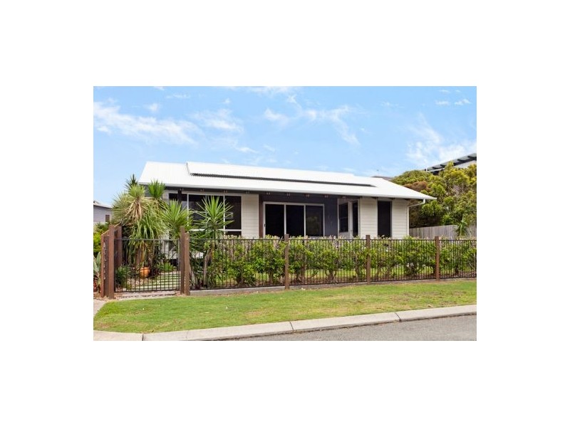 12 Boardrider Crescent, Mount Coolum QLD 4573
