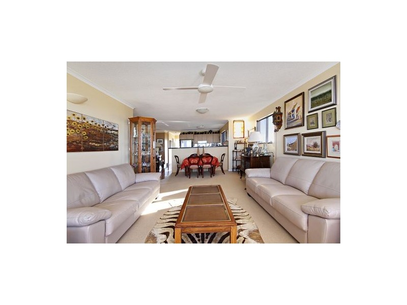 Apt 10 Shara, 128 Alexandra Pde, Alexandra Headland QLD 4572