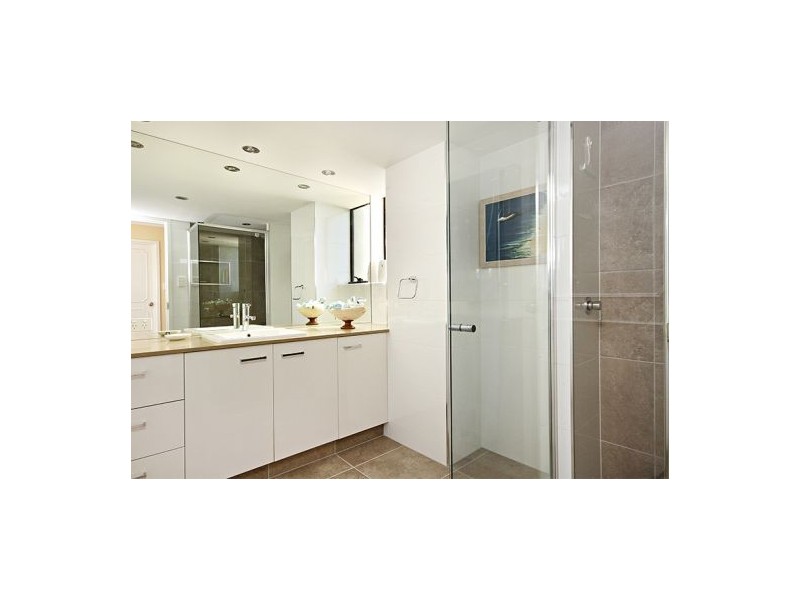 Apt 10 Shara, 128 Alexandra Pde, Alexandra Headland QLD 4572