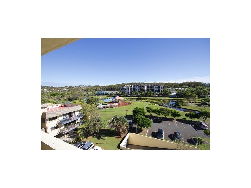 Apt 10 Shara, 128 Alexandra Pde, Alexandra Headland QLD 4572