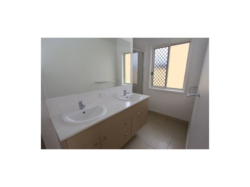 18 Crows Ash Place, Kuluin QLD 4558