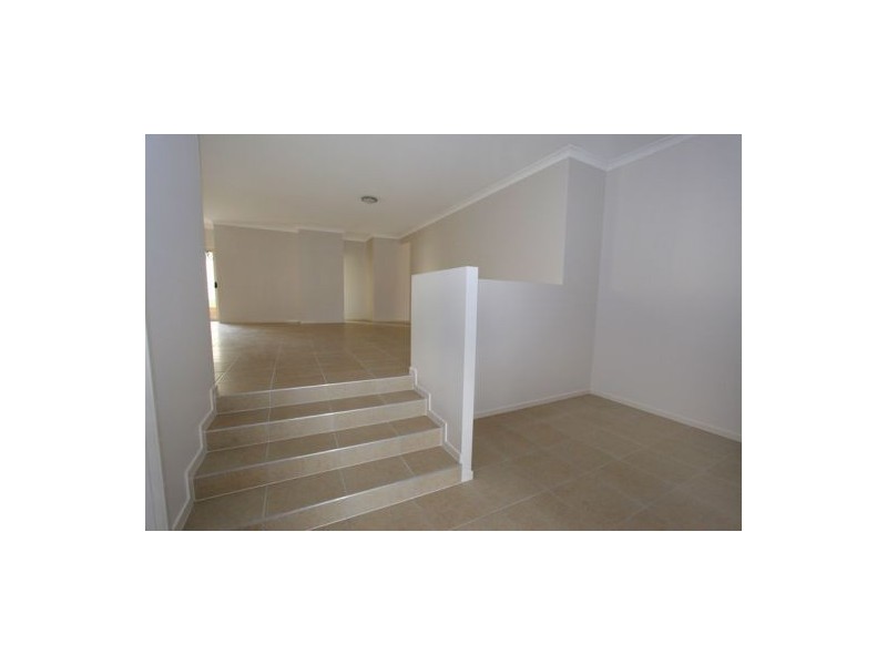 18 Crows Ash Place, Kuluin QLD 4558