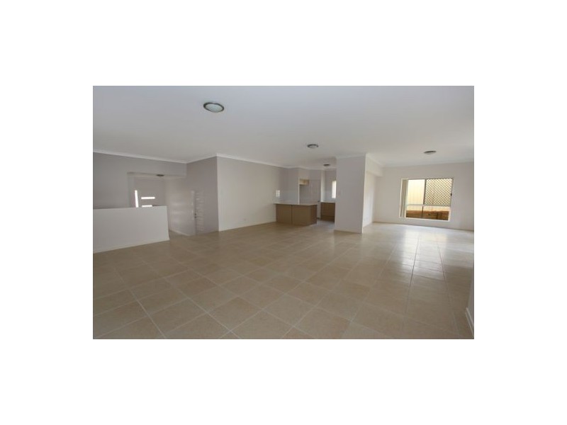 18 Crows Ash Place, Kuluin QLD 4558