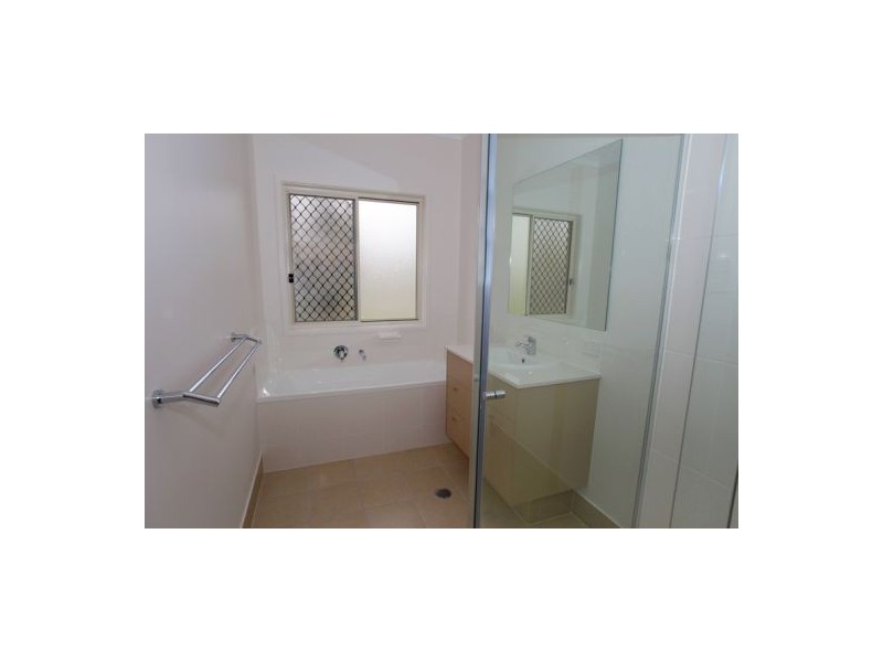 18 Crows Ash Place, Kuluin QLD 4558