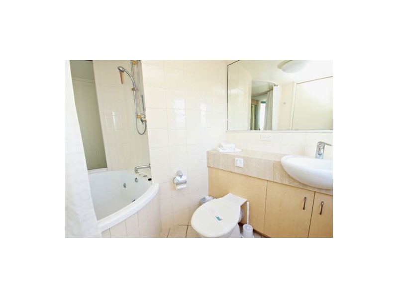 Unit 70 ‘Grand Palais’ 188 Alexandra Parade, Alexandra Headland QLD 4572