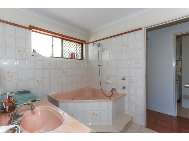 18 Tombarra Street, Mooloolaba QLD 4557