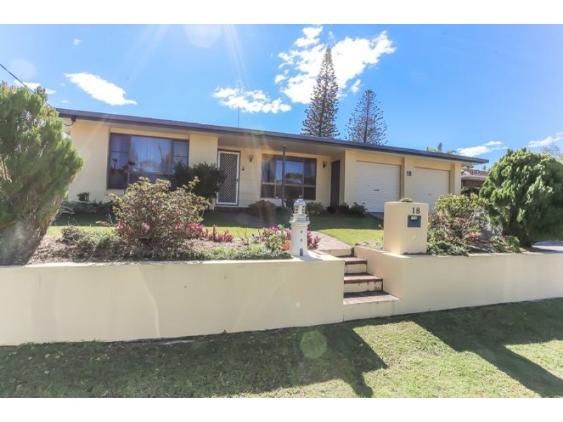 18 Tombarra Street, Mooloolaba QLD 4557