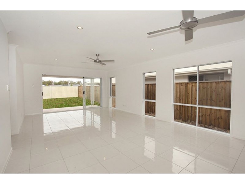 12 Tilney Street, Pelican Waters QLD 4551