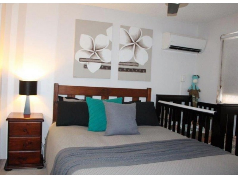 2/10 Beach Parade, Maroochydore QLD 4558
