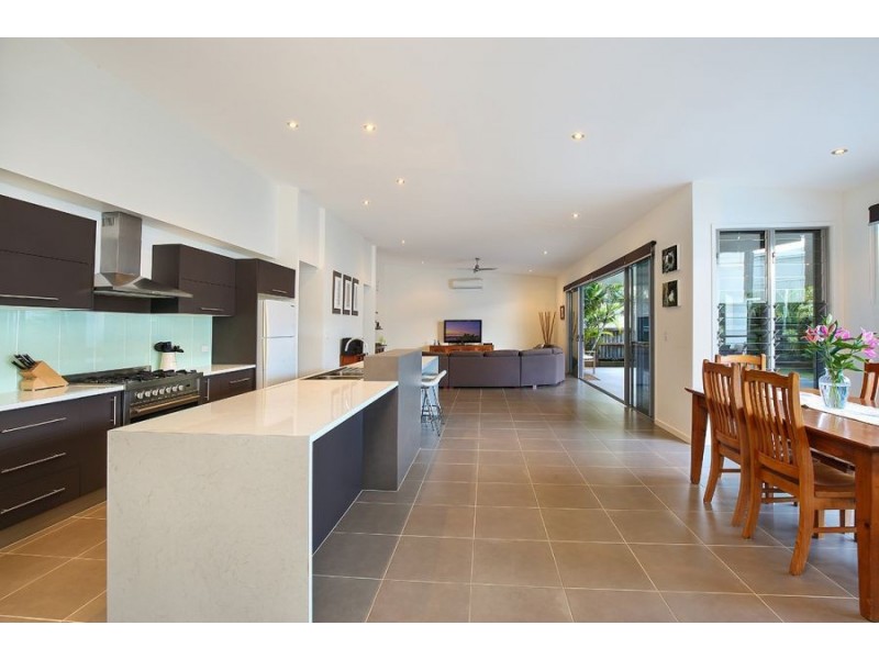 134 Grand Parade, Kawana Island QLD 4575