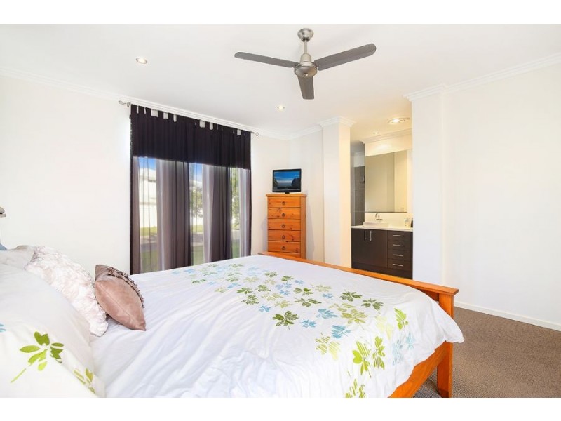 134 Grand Parade, Kawana Island QLD 4575