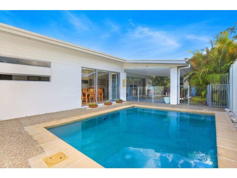 134 Grand Parade, Kawana Island QLD 4575
