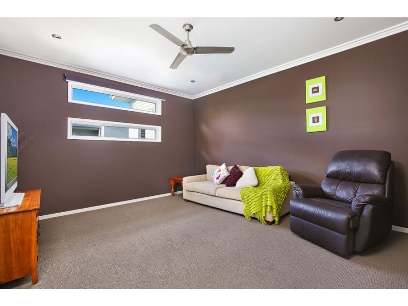 134 Grand Parade, Kawana Island QLD 4575