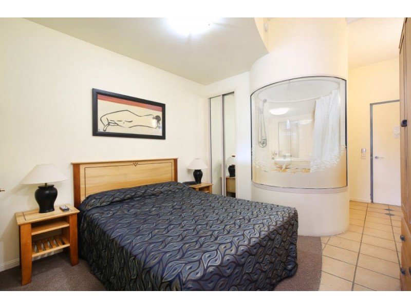 5 “Grand Palais” 188 Alexandra Parade, Alexandra Headland QLD 4572