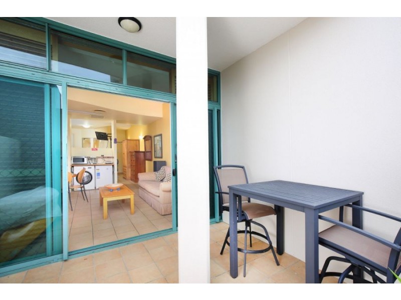 5 “Grand Palais” 188 Alexandra Parade, Alexandra Headland QLD 4572