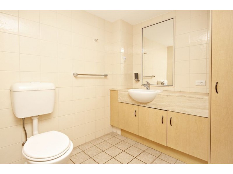 5 “Grand Palais” 188 Alexandra Parade, Alexandra Headland QLD 4572