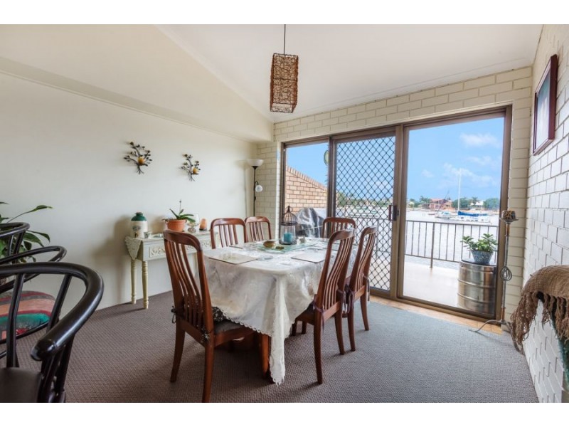 2/15 Carinya Drive, Mooloolaba QLD 4557
