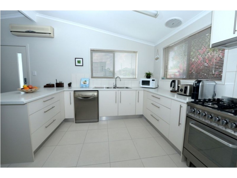 39 Broadwater Avenue, Maroochydore QLD 4558