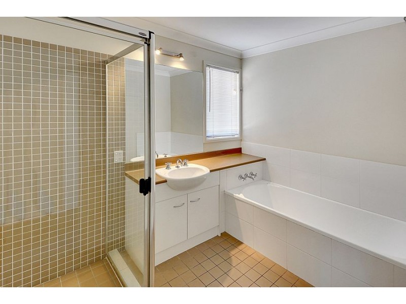 15 Cairncroft Place, Sippy Downs QLD 4556