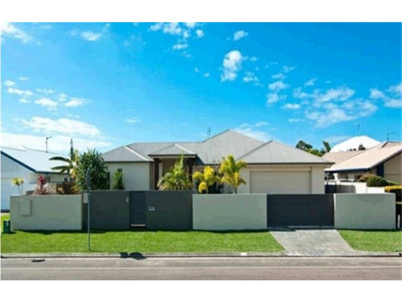 102 Maroochy Waters Drive, Maroochydore QLD 4558