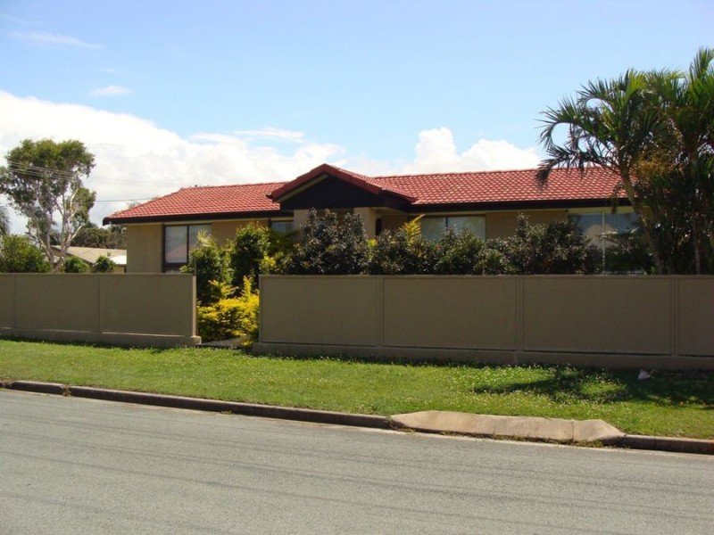 1 Ilaroo Crescent, Warana QLD 4575