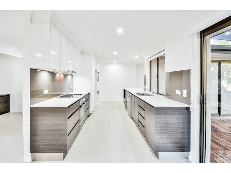 5 Candlewood Close, Mooloolaba QLD 4557