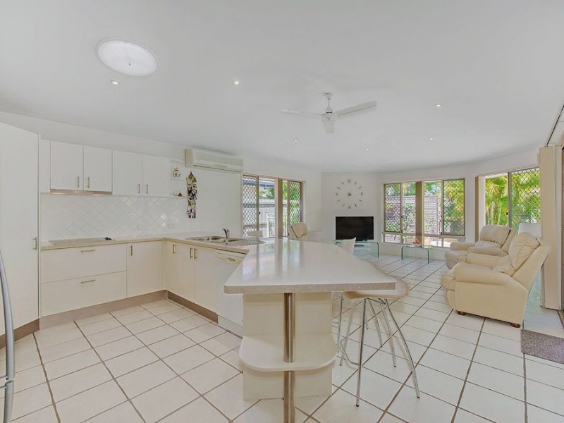 2 Tassel Place, Twin Waters QLD 4564