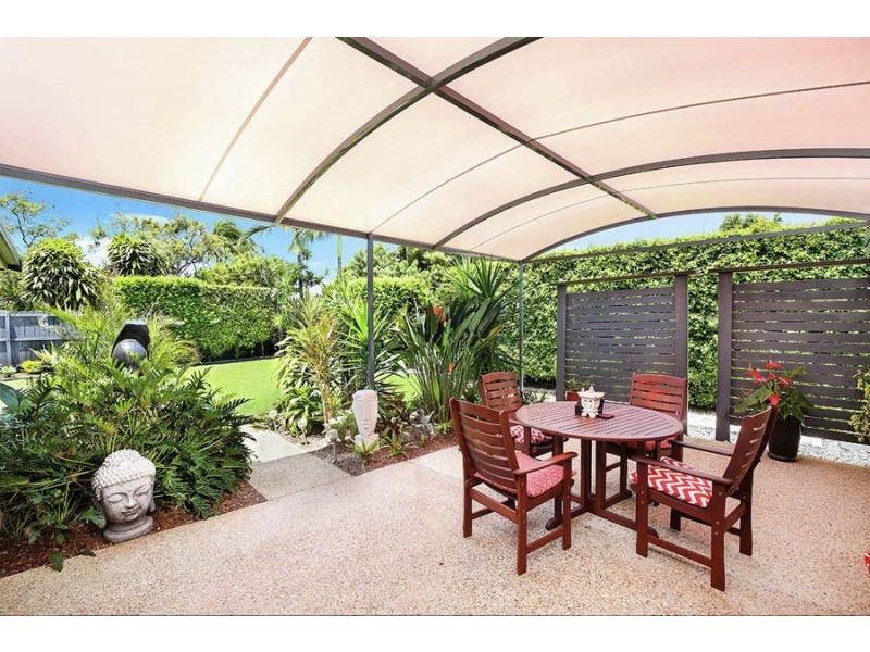 27 Lapoinya Crescent, Warana QLD 4575