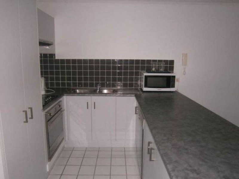 13/143 ‘Surfside on the Beach’ Lowanna Drive, Buddina QLD 4575