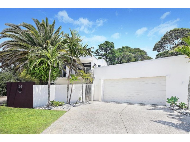 35 Admiralty Drive, Alexandra Headland QLD 4572