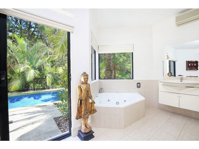 35 Admiralty Drive, Alexandra Headland QLD 4572