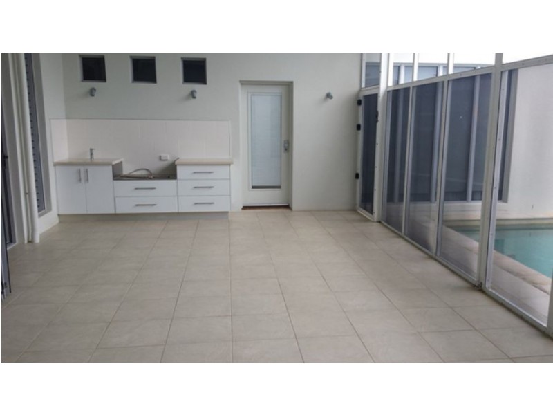 11 Oceanic Court, Twin Waters QLD 4564