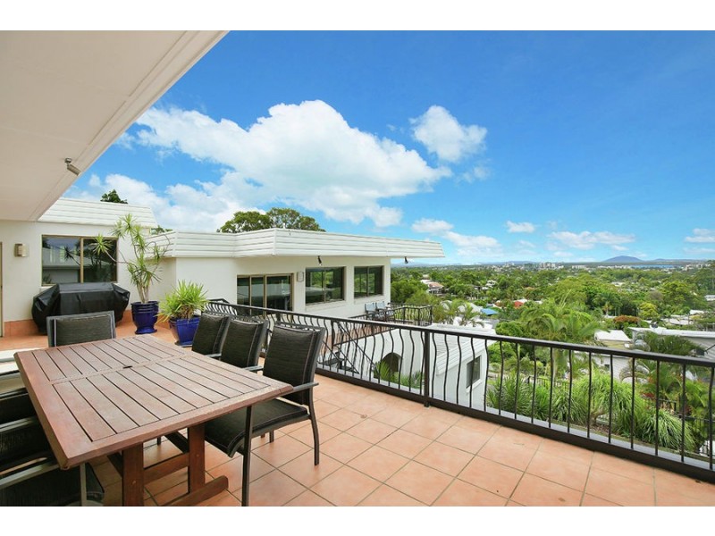 31 Yakola Parade, Alexandra Headland QLD 4572