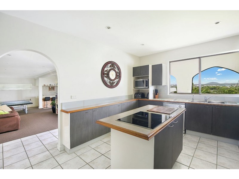 31 Yakola Parade, Alexandra Headland QLD 4572