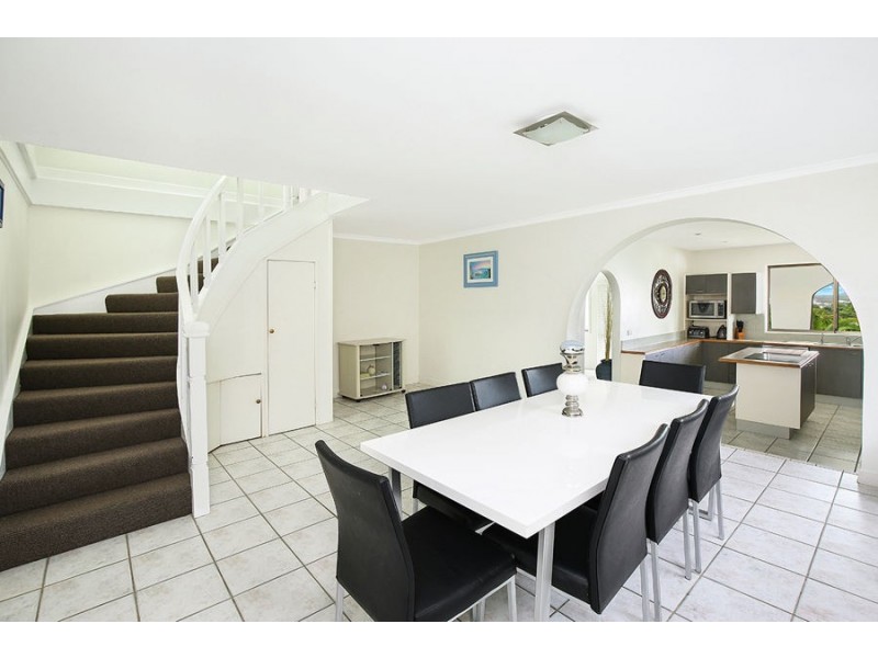 31 Yakola Parade, Alexandra Headland QLD 4572
