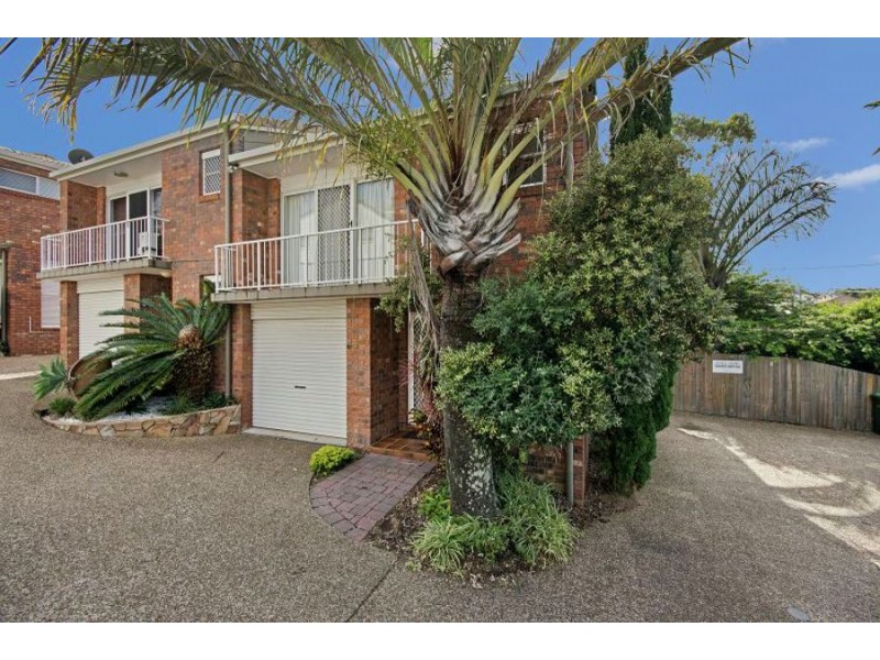 1/4 Kalinda Avenue, Mooloolaba QLD 4557