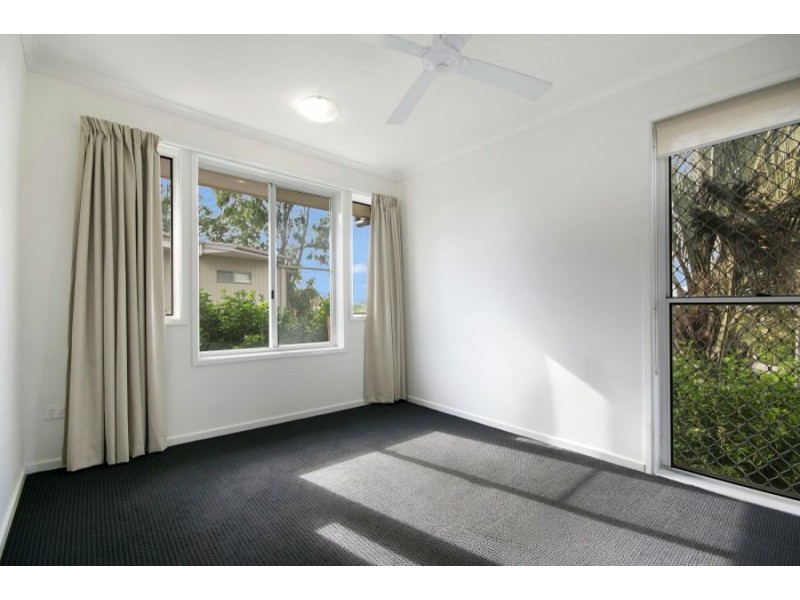 1/4 Kalinda Avenue, Mooloolaba QLD 4557