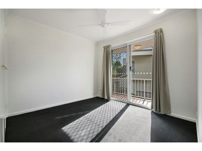 1/4 Kalinda Avenue, Mooloolaba QLD 4557