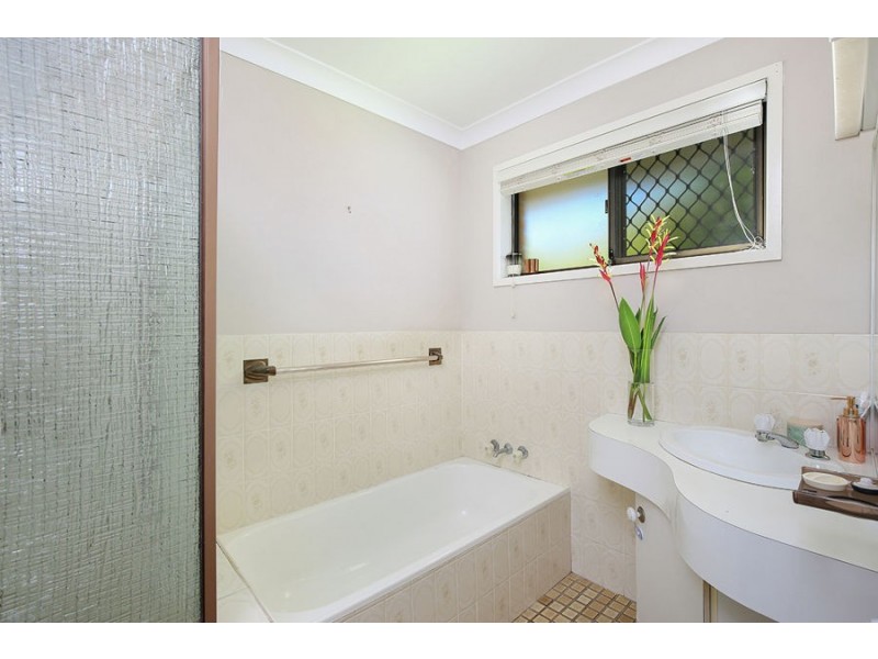 14 Murrindi Street, Minyama QLD 4575